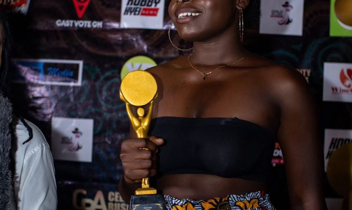 RISING TEEN STAR NAYA VERA WINS NEW ARTIST OF THE YEAR AT CELEBRITY BUSINESS AWARDS
